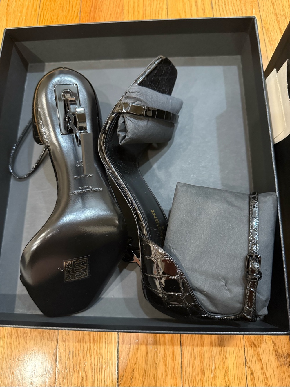 Saint Laurent Black Croc-Embossed Patent YSL Monogram Heels - Picture 4 of 6
